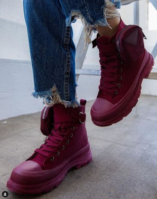 CLEARANCE $20 Burgundy Booties w/Pouch